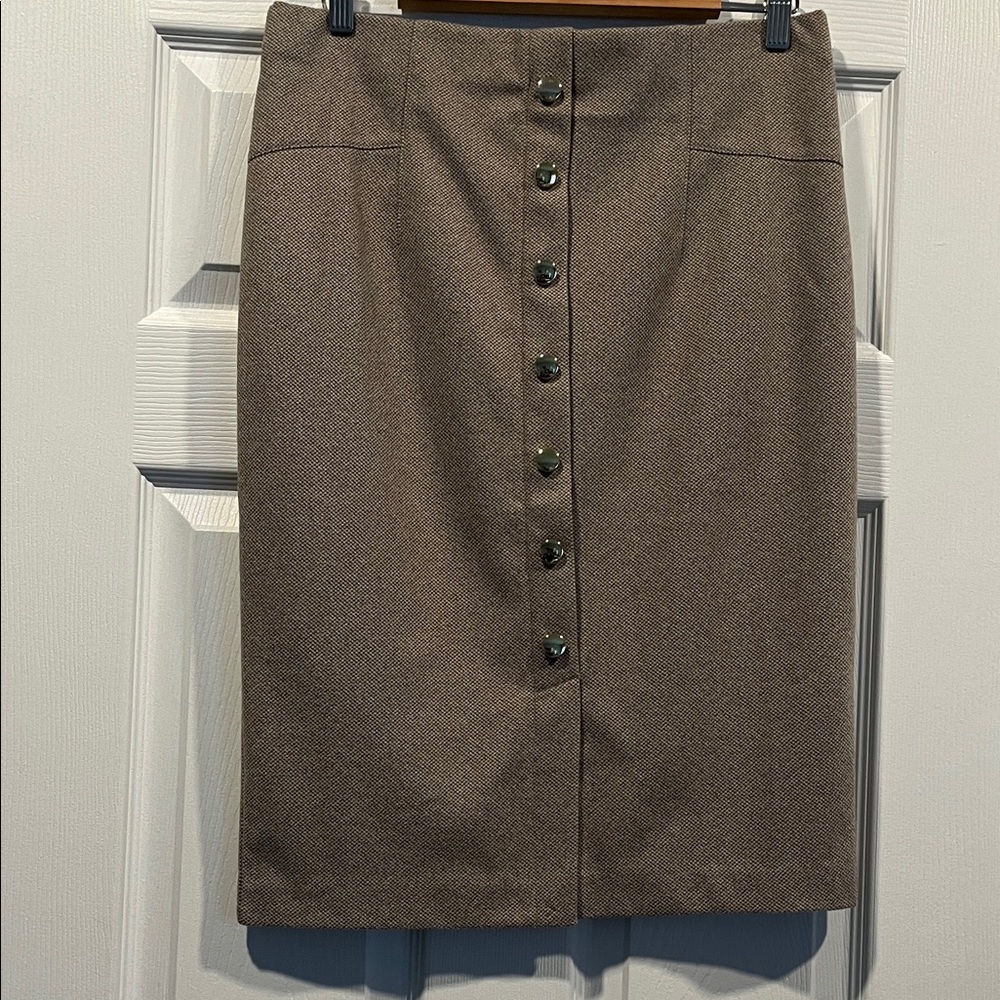 NYCC Elegant Button-Down Pencil Skirt in Tan slip on.‎ Size M